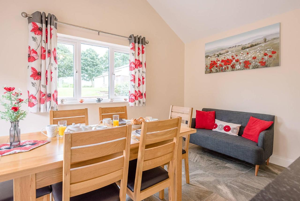 Grove Farm Bungalow With Swimming Pool, Dallinghoo Woodbridge Bagian luar foto