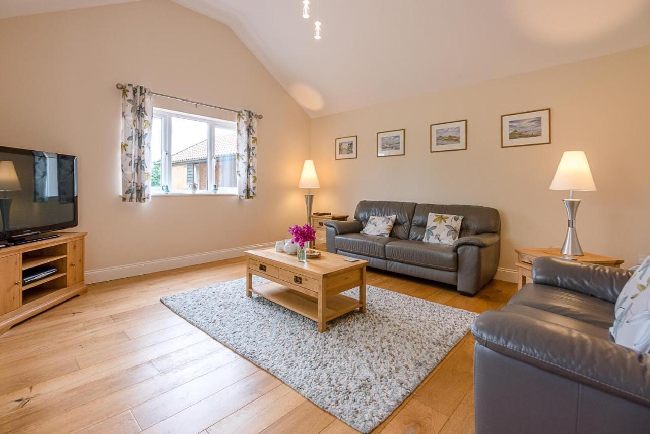Grove Farm Bungalow With Swimming Pool, Dallinghoo Woodbridge Bagian luar foto