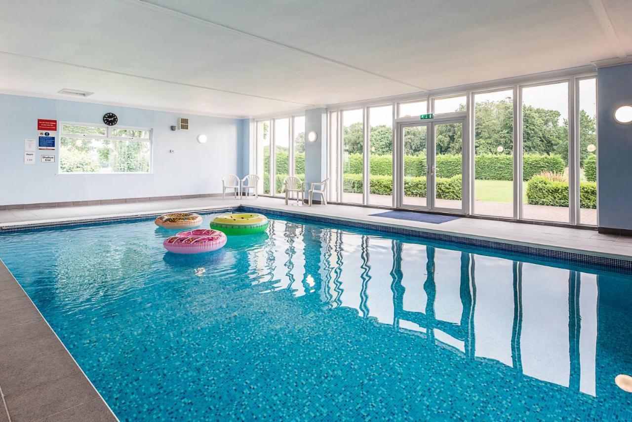 Grove Farm Bungalow With Swimming Pool, Dallinghoo Woodbridge Bagian luar foto