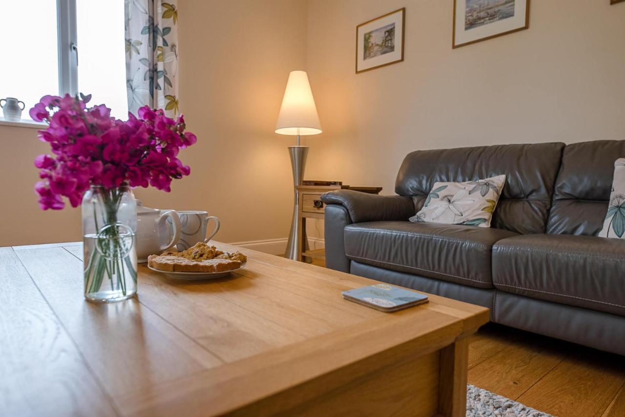 Grove Farm Bungalow With Swimming Pool, Dallinghoo Woodbridge Bagian luar foto